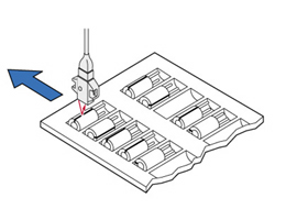 檢測(cè)托盤內(nèi)的電容器